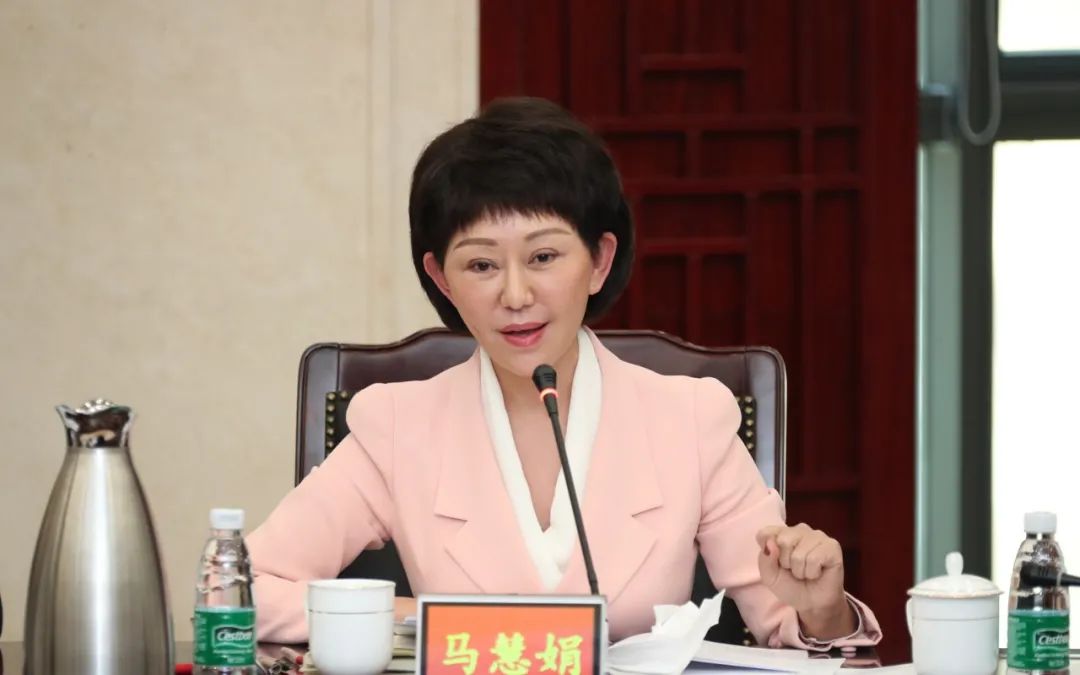 包含波尔图内部会议纪要流出：今晨回应争议，法国杯使命明确，医务组通报恢复的词条-英雄联盟S15赛制