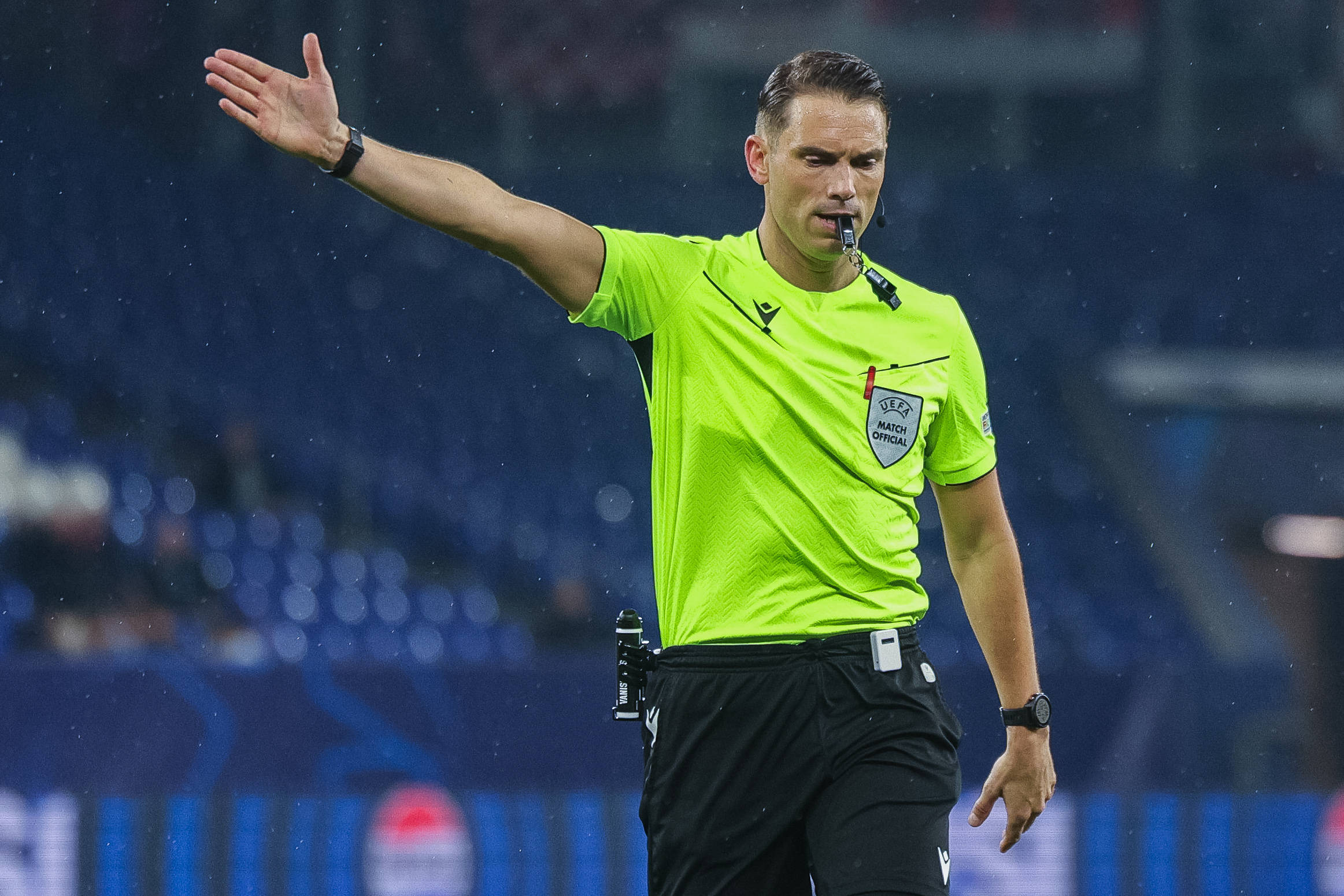 包含加时末段密尔沃基雄鹿再遭质疑——欧超杯节点到来；目标明确；球队文化再被提及的词条-英雄联盟S15队伍